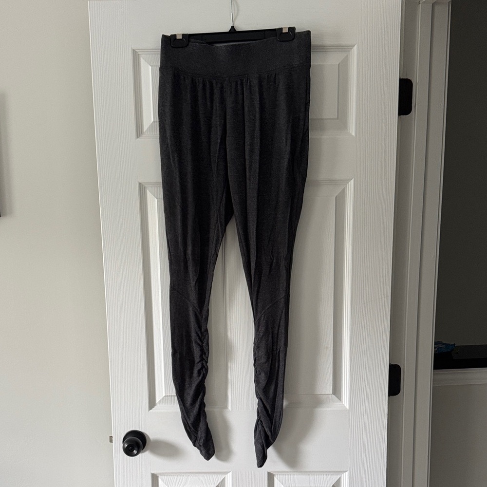 Athleta Style 866958 Women's Size XS Charcoal Restore Slim Ruched Leggings